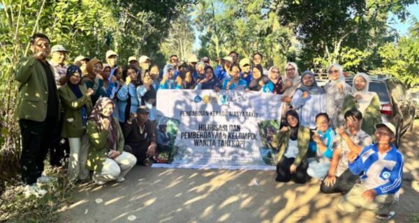 Tim Pengabdian kepada Masyarakat (PKM) UPN “Veteran” Jawa Timur